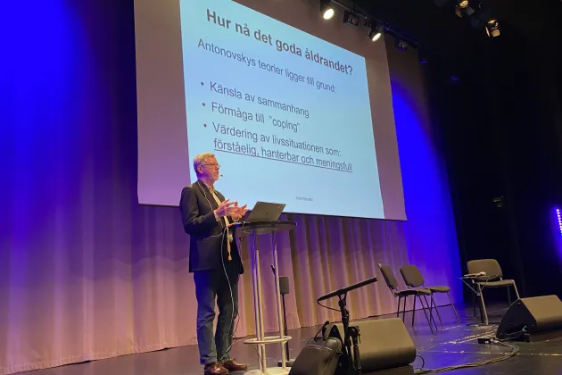 en man som föreläser